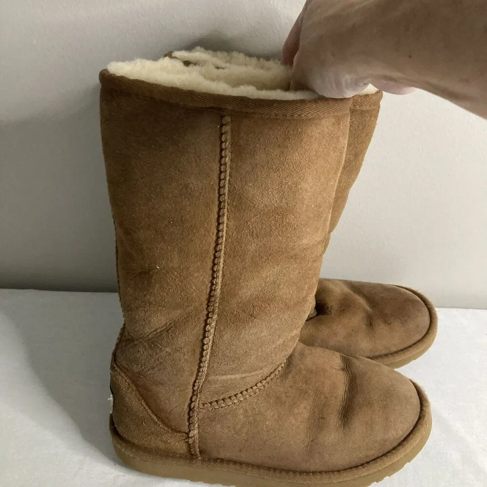 Ugg Classic Tall Geniune Sheepskin Leather Blend Insulated Brown Boots Size 3